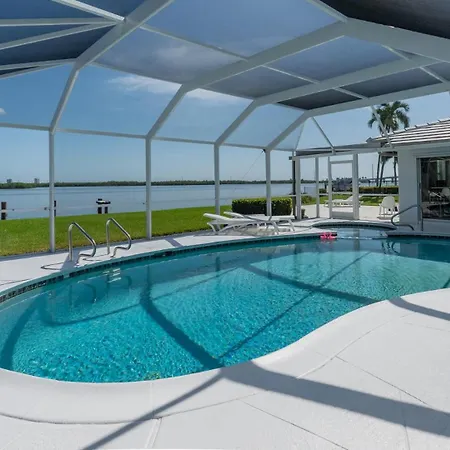Villa 1272 Laurel Court